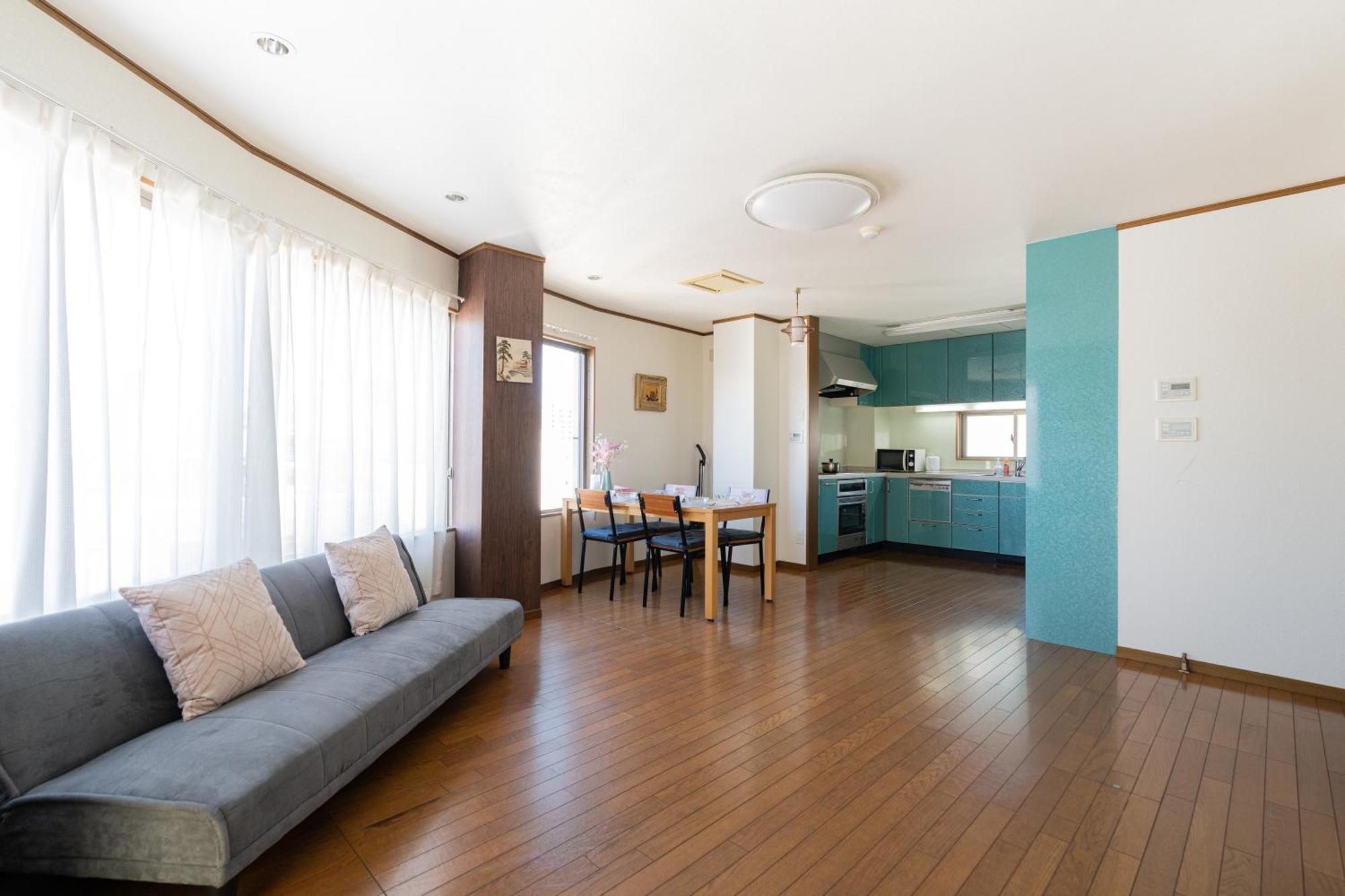 อพาร์ทเม้น Sunrise House 樱川
